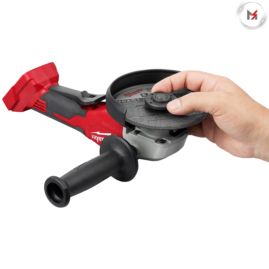 RECTIFICADORA DE CORTE SIN ESCOBILLAS M18 4-1/2"-5" INTERRUPTOR DE PALETA MILWAUKEE MILWAUKEE 2686-20 - Mersol Sureste México